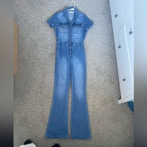 Worn 1 time. Stretchy, comfortable